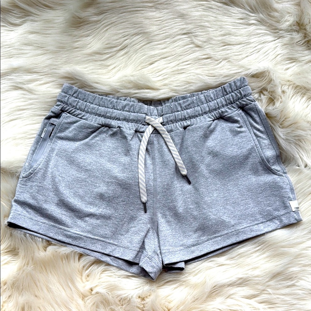Vuori Halo Short Heathered Gray Size XS EUC
